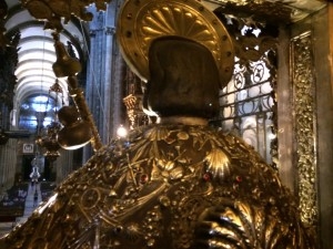 Złoty Budda z imieniem św. Jakub